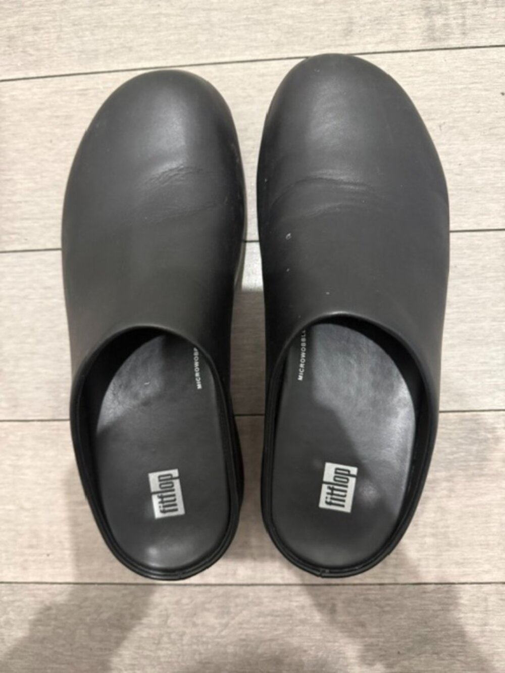 FitFlop SHUV Black Leather Clogs